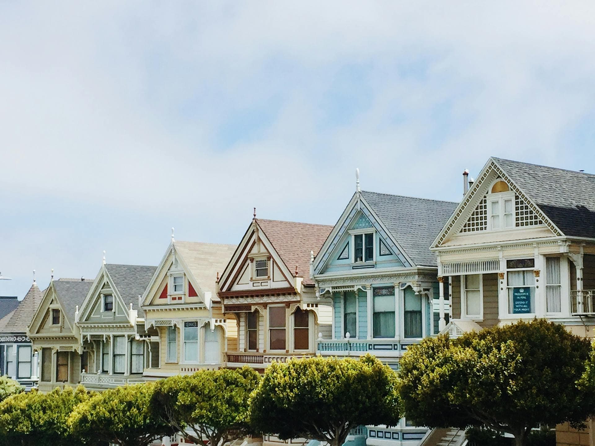 Navigating Offers and Counteroffers When Selling Your Home in Connecticut